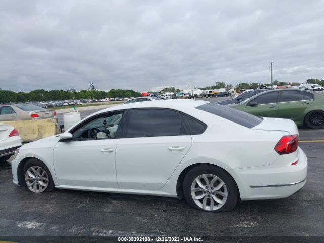 1VWAA7A39JC011577 Volkswagen Passat 2.0t R-line/2.0t S