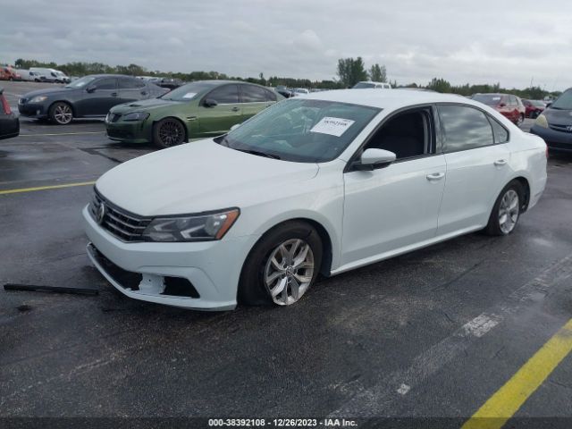 1VWAA7A39JC011577 Volkswagen Passat 2.0t R-line/2.0t S