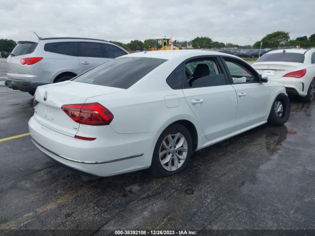 1VWAA7A39JC011577 Volkswagen Passat 2.0t R-line/2.0t S