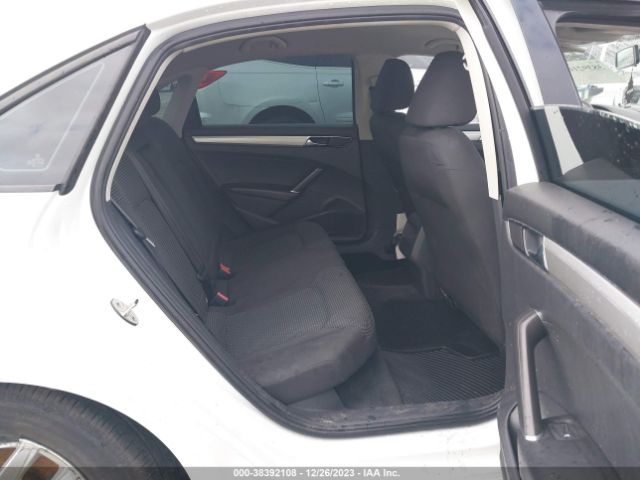 1VWAA7A39JC011577 Volkswagen Passat 2.0t R-line/2.0t S