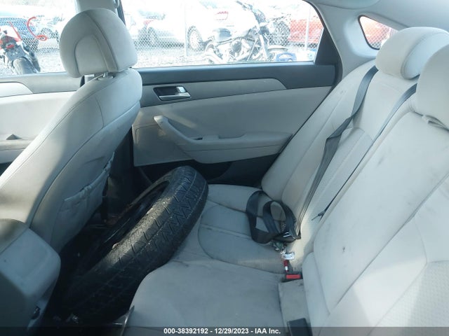 2015 HYUNDAI SONATA SE VIN: 5NPE24AF3FH204152