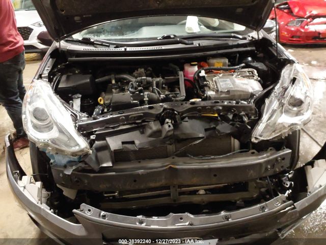 JTDKDTB39F1576677 Toyota Prius C Two