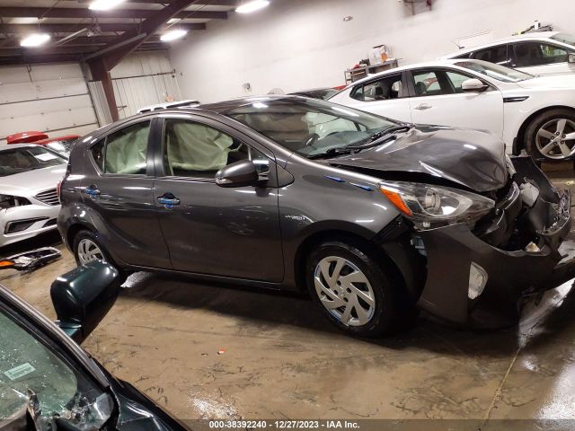 JTDKDTB39F1576677 Toyota Prius C Two