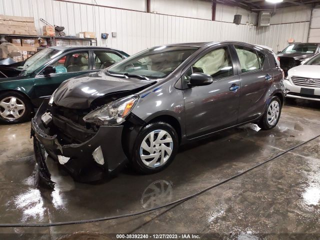 JTDKDTB39F1576677 Toyota Prius C Two