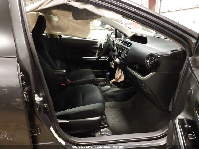 JTDKDTB39F1576677 Toyota Prius C Two