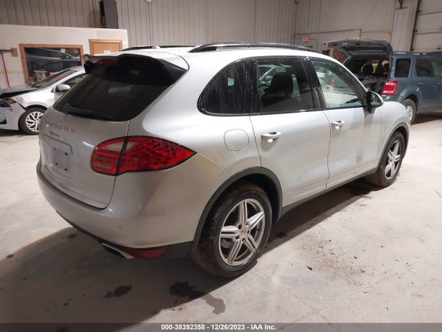 2013 PORSCHE CAYENNE WP1AA2A21DLA01108 Photo 3