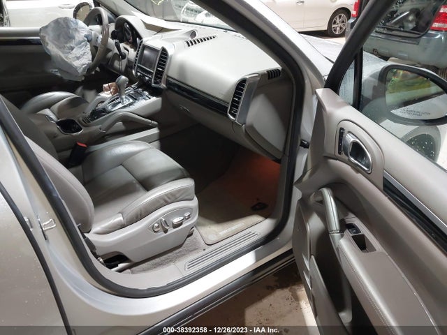 2013 PORSCHE CAYENNE WP1AA2A21DLA01108 Photo 4