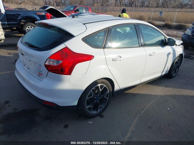 Ford FOCUS SE 2014 1FADP3K23EL184715 Image 4