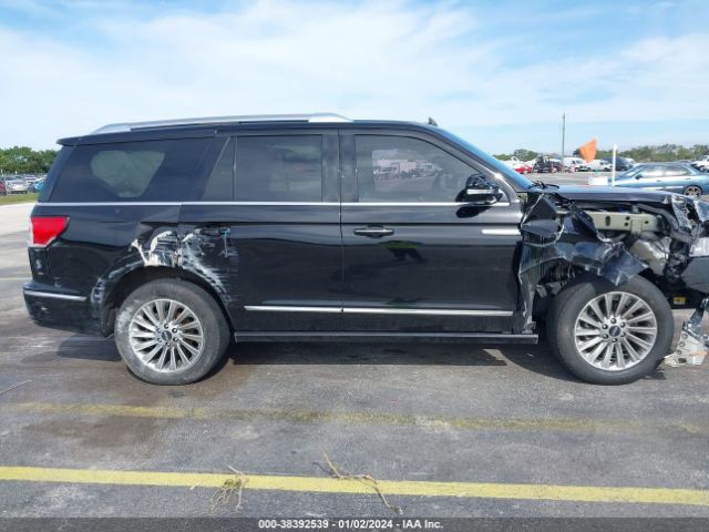 5LMJJ2MT4LEL15885 Lincoln Navigator Standard
