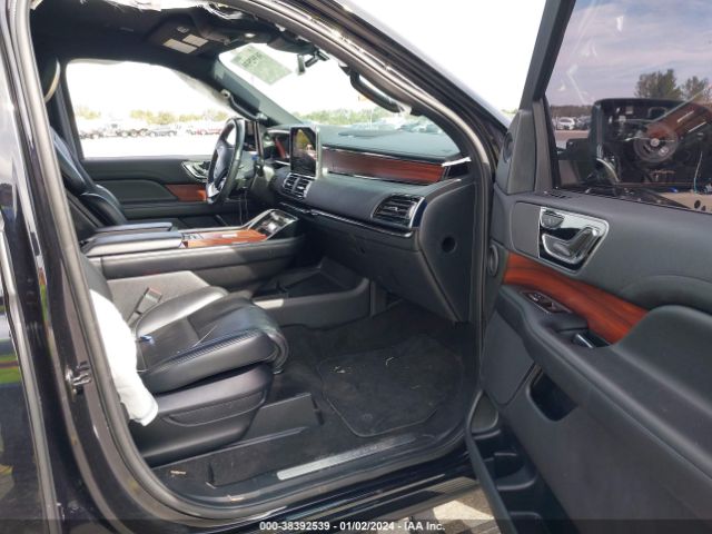 5LMJJ2MT4LEL15885 Lincoln Navigator Standard