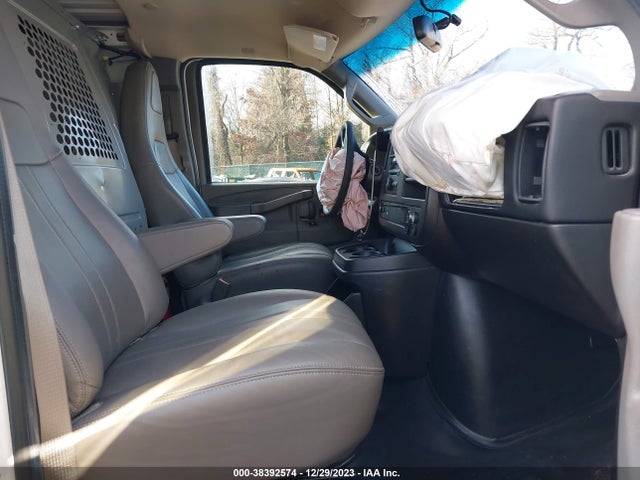 Chevrolet Express 2500 Work Van 2016 1GCWGAFF8G1238593 Image 5