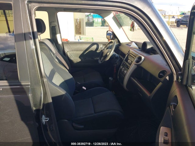 2006 SCION XB VIN: JTLKT324964083466