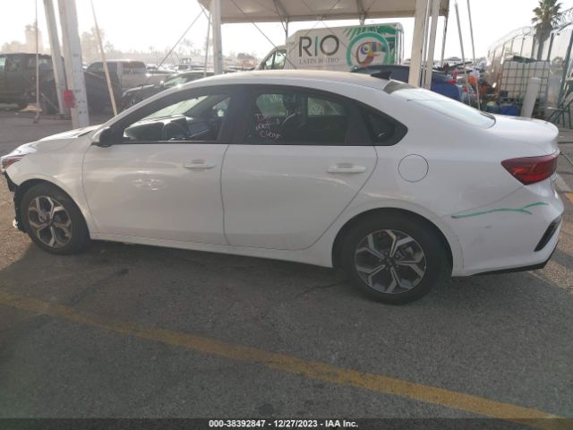 3KPF24ADXME403140 KIA Forte Lxs
