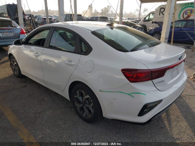 3KPF24ADXME403140 KIA Forte Lxs