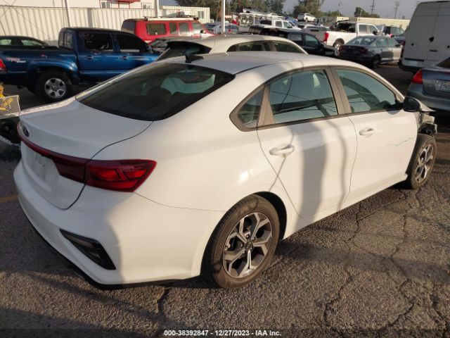 3KPF24ADXME403140 KIA Forte Lxs