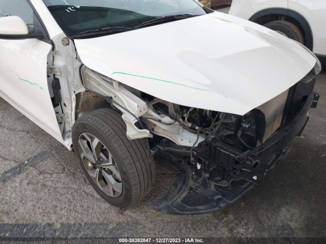 3KPF24ADXME403140 KIA Forte Lxs