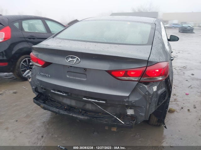 Hyundai ELANTRA SE 2018 5NPD74LF8JH276192 Image 16
