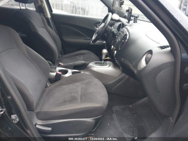 2011 NISSAN JUKE SV VIN: JN8AF5MV8BT005426