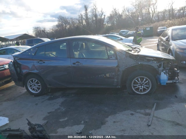 Toyota Prius Two Eco 2016 JTDKARFU4G3003674 Image 14