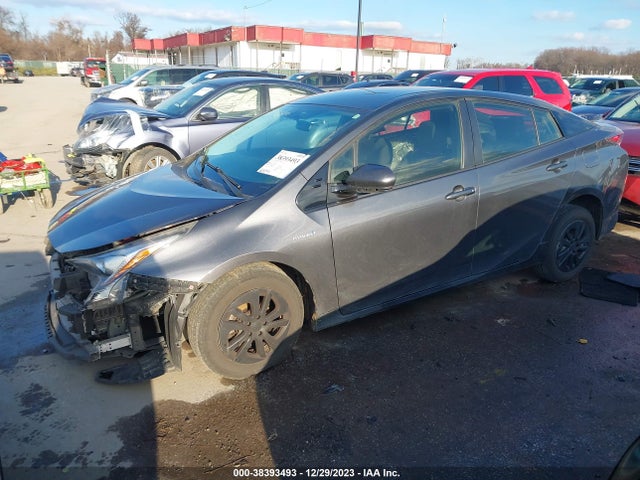 Toyota Prius Two Eco 2016 JTDKARFU4G3003674 Image 2