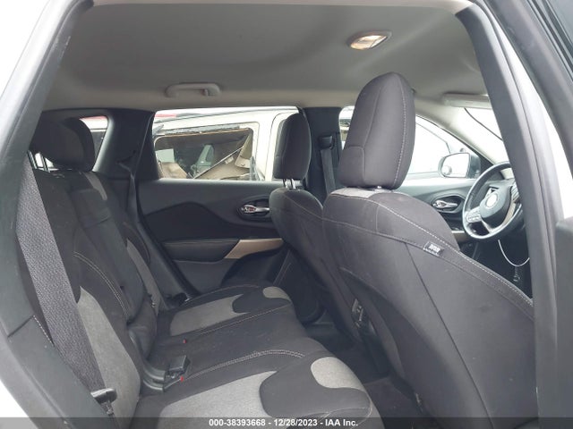 1C4PJMAB2HW566995 Jeep Cherokee Altitude 4x4