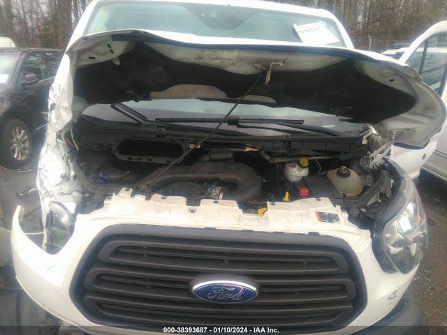 Ford Transit-150 2017 1FTYE2YM4HKB55500 Image 10