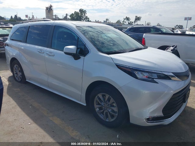 2023 TOYOTA SIENNA XLE VIN: 5TDYRKEC5PS143718