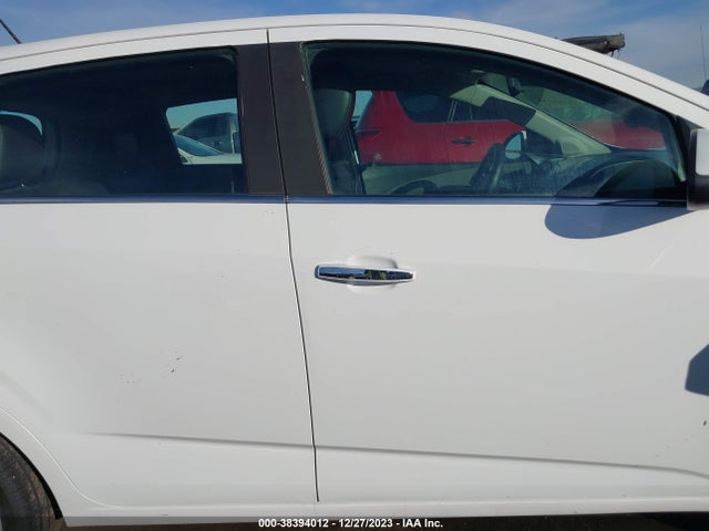 Chevrolet Sonic Ltz Auto 2015 1G1JE6SB2F4211704 Image 13