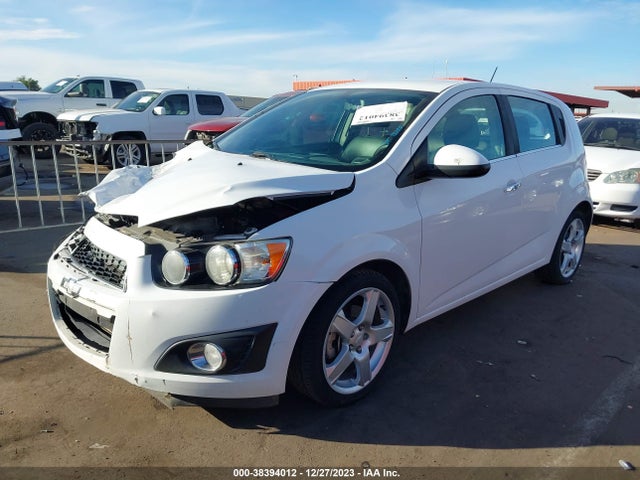 Chevrolet Sonic Ltz Auto 2015 1G1JE6SB2F4211704 Image 2