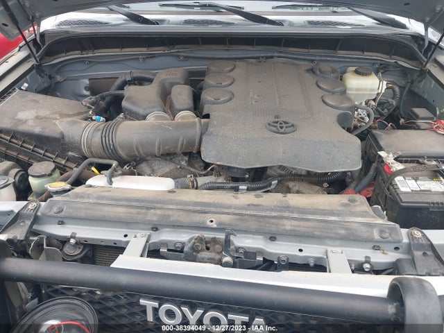 Toyota FJ Cruiser 2014 JTEBU4BF4EK187899 Image 10