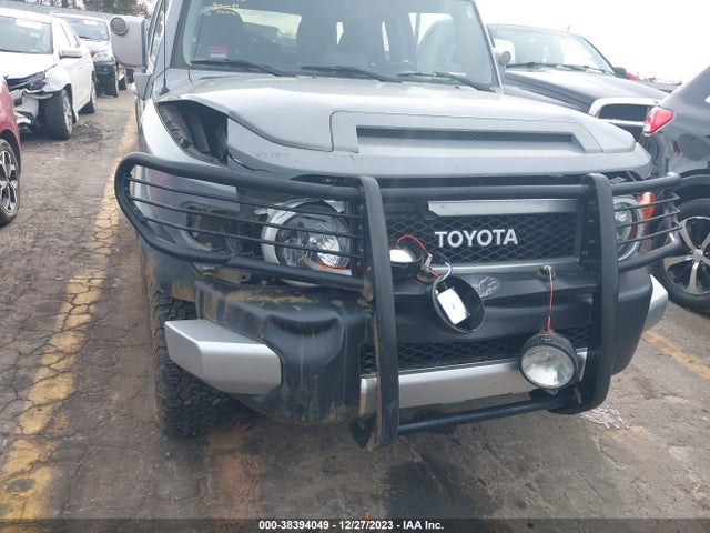 Toyota FJ Cruiser 2014 JTEBU4BF4EK187899 Image 6
