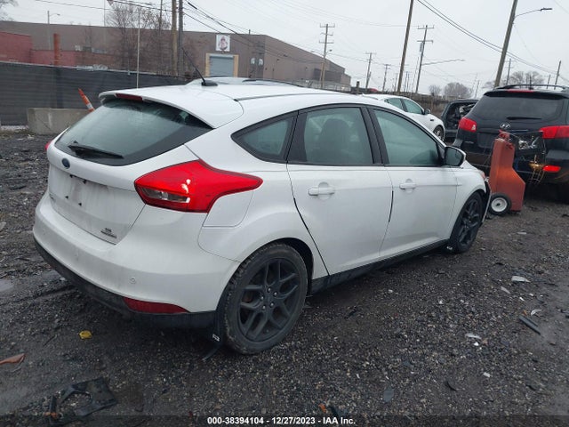 2016 FORD FOCUS SE VIN: 1FADP3K21GL299171
