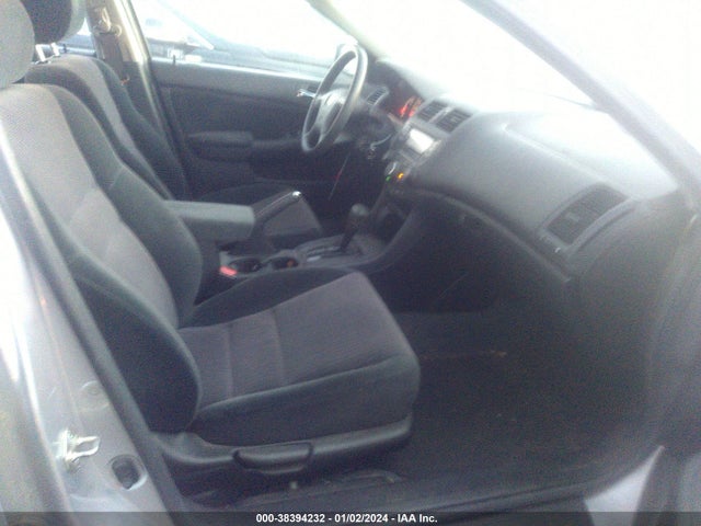 2004 HONDA ACCORD 2.4 LX VIN: 3HGCM56304G700717