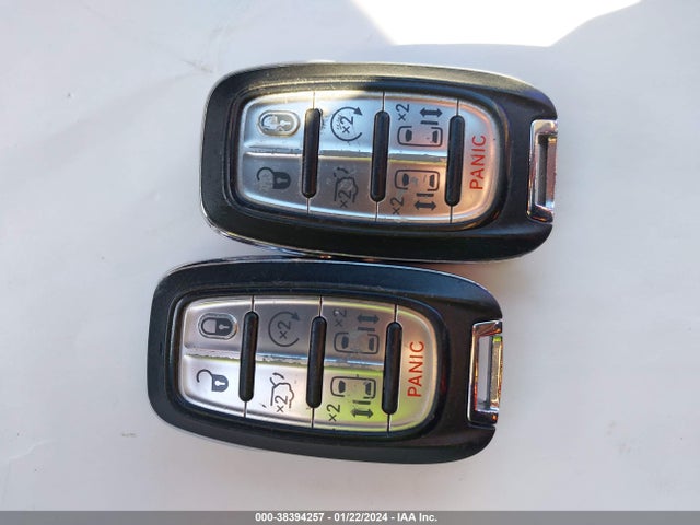 2C4RC1BG2HR831645 Chrysler Pacifica Touring-l