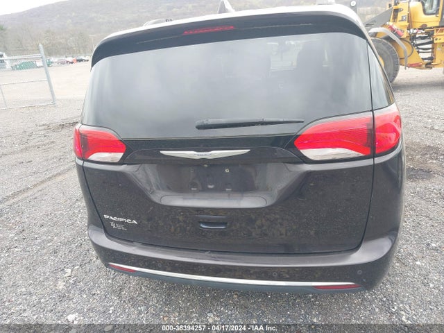 2C4RC1BG2HR831645 Chrysler Pacifica Touring-l