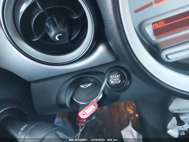 2009 MINI COOPER CLUBMAN WMWML33569TN69266 Photo 10