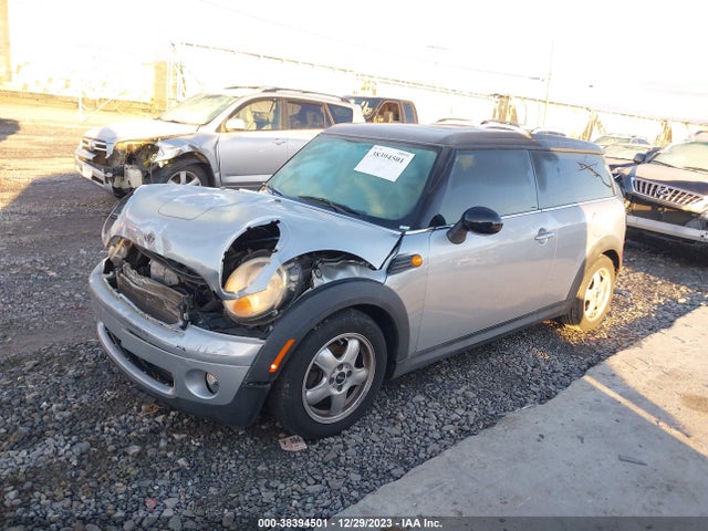 2009 MINI COOPER CLUBMAN WMWML33569TN69266 Photo 1