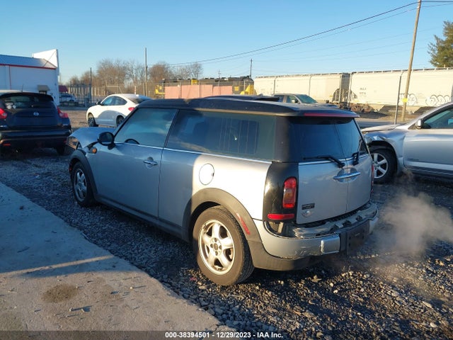 2009 MINI COOPER CLUBMAN WMWML33569TN69266 Photo 2