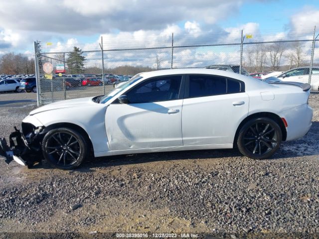 2C3CDXBG8JH167180 Dodge Charger Sxt Rwd