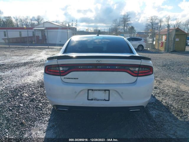 2C3CDXBG8JH167180 Dodge Charger Sxt Rwd
