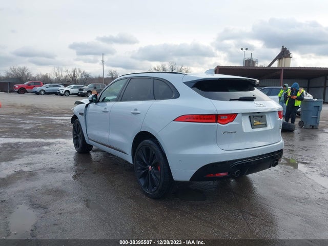 2019 JAGUAR F-PACE SADCM2FV1KA396327 Photo 2