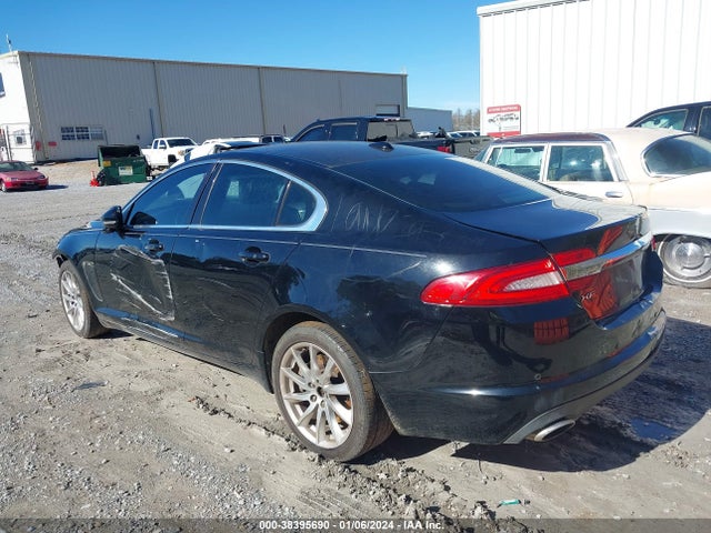2012 JAGUAR XF SAJWA0FB5CLS36759 Photo 2