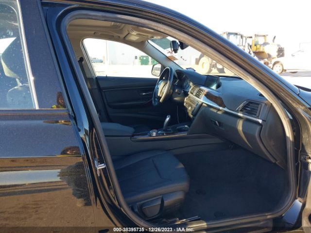 WBA3B1G52FNT64119 BMW 320i