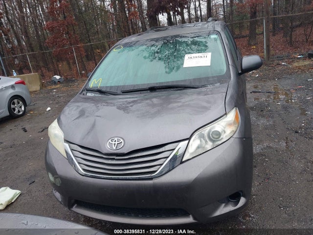 2011 TOYOTA SIENNA XLE V6 VIN: 5TDYK3DCXBS115756