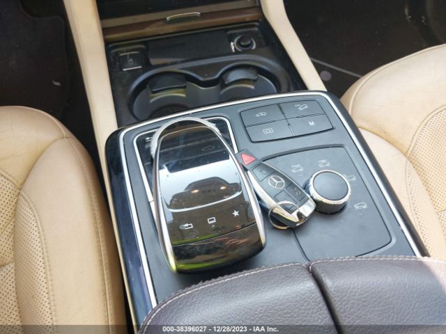 4JGDF7DE2HA784729 Mercedes-Benz Gls 550 4matic