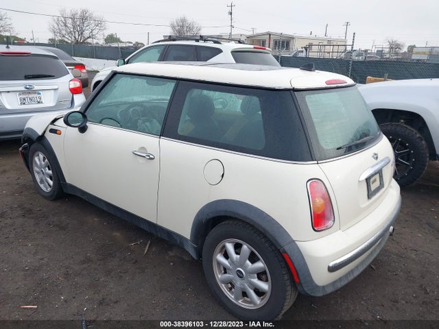 2003 MINI COOPER HARDTOP WMWRC33473TC39143 Photo 2
