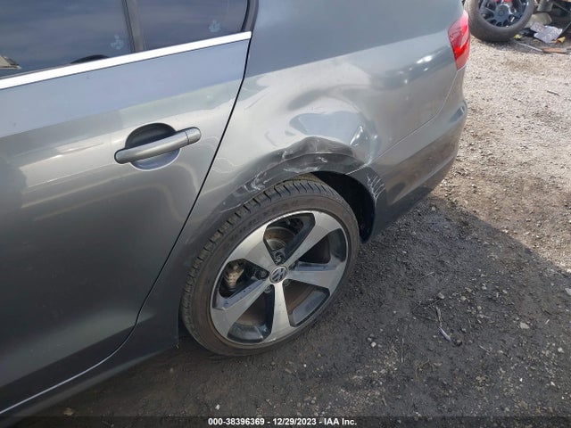 2013 VOLKSWAGEN JETTA 2.5L SE VIN: 3VWDP7AJ9DM385491