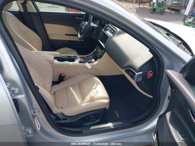 SAJAE4BN9HA969356 Jaguar Xe 20d Prestige