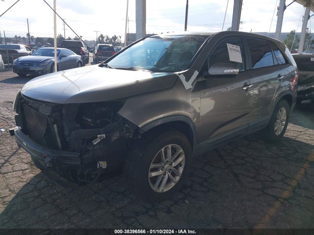 KIA SORENTO LX 2014 5XYKT3A6XEG487813 Image 2