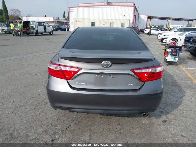 2015 TOYOTA CAMRY SE VIN: 4T1BF1FKXFU029668